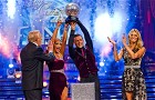 WINNER 2011 Aliona Vilani and Harry Judd with Tess Daly and Bruce Forsyth