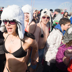 _Photos: Polar Bears Start The New Year Off With A Dip In The Atlantic