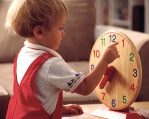 Как научить ребенка понимать часы?