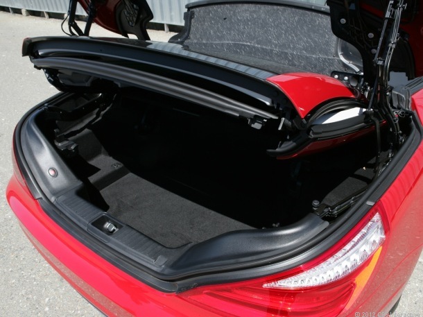 SL550 trunk