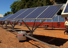 Mobile 'bots work to increase solar panel efficiency (video)