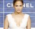 Jennifer Lopez lució "matador" escote en sesión de Chanel