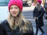 So that's her secret to perfect skin: Bare-faced Amanda Seyfried and boyfriend Justin Long are spotted buying a juicer 