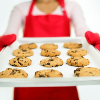 chocolate-chip-cookies-baking