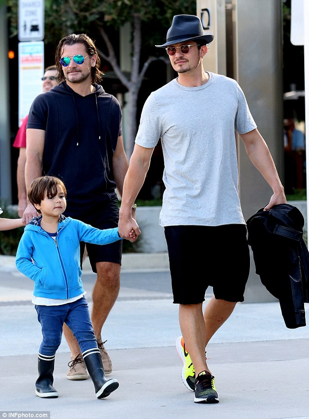 Seeing the sights! Orlando Bloom took his adorable son Flynn on a tour of the local attractions in Queensland