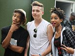 05.JULY.2015 - LONDON - UK
*EXCLUSIVE ALL ROUND PICTURES*
AMERICAN RAPPER DRAKE WAS SEEN WITH JAYDEN SMITH, WILLOW SMITH AND BROOKLYN BECKHAM BACKSTAGE AT WIRELESS FESTIVAL 2015
BYLINE MUST READ : XPOSUREPHOTOS.COM
***UK CLIENTS - PICTURES CONTAINING CHILDREN PLEASE PIXELATE FACE PRIOR TO PUBLICATION ***
**UK CLIENTS MUST CALL PRIOR TO TV OR ONLINE USAGE PLEASE TELEPHONE 0208 344 2007**