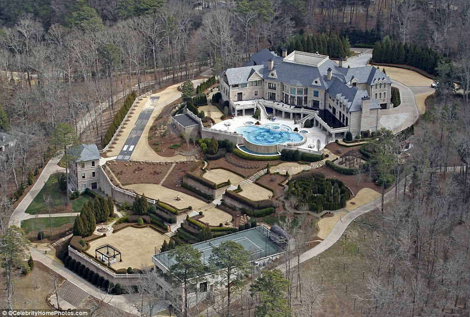 Secluded serinity: Located in the Buckhead area of Atlanta, the Hollywood heavyweight's monstrous house sits on 17 acres of land