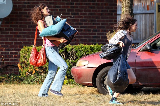 Make way! The on-screen mother-daughter duo were also seen packing their belongings as they filmed that same day