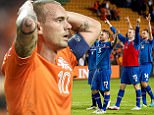 epa04911789 Iceland's players celebrate their victory after the UEFA Euro 2016 qualifying round soccer match between the Netherlands and Iceland at the Arena Stadium, in Amsterdam, The Netherlands, 03 September 2015.  EPA/KOEN VAN WEEL