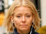 UK CLIENTS MUST CREDIT: AKM-GSI ONLY
EXCLUSIVE: New York, NY - A makeup free Kelly Ripa takes a stroll in New York City.

Pictured: Kelly Ripa
Ref: SPL1180969  191115   EXCLUSIVE
Picture by: AKM-GSI / Splash News