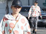 146253, Sarah Hyland spotted out shopping with a friend at Urban Outfitters and a CVS in LA. Los Angeles, California - Wednesday December 23, 2015. Photograph: Sam Sharma, © PacificCoastNews. Los Angeles Office: +1 310.822.0419 sales@pacificcoastnews.com FEE MUST BE AGREED PRIOR TO USAGE