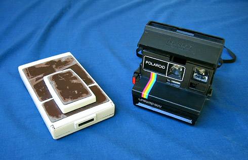 Polaroid SX-70 vs. OneStep600