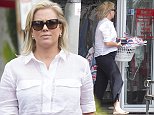 March 15, 2016: Samantha Armytage picking up her dry cleaning in Double Bay. Sydney, Australia. EXCLUSIVE. Mandatory Credit: INFphoto.com Ref: infausy-17/67
