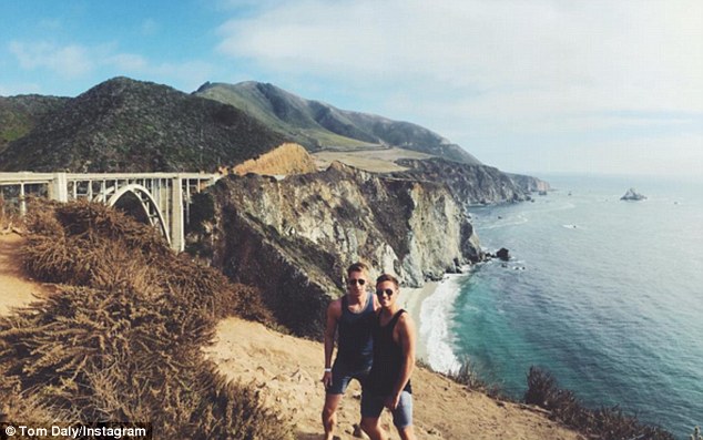 Tom and his director boyfriend posed up a storm during a trip to the California coast