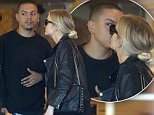 EXCLUSIVE: Singer Ashlee Simpson gives her husband Evan Ross a kiss while they shop at 'Urban Outfitters' retail store in Los Angeles. Ashlee carried her retail bag along with her 'Lanvin' Sugar Small Pearls Wallet-on-Chain purse. \n\nPictured: Evan Ross, Ashlee Simpson\nRef: SPL1288759  230516   EXCLUSIVE\nPicture by: Bello/Splash News\n\nSplash News and Pictures\nLos Angeles: 310-821-2666\nNew York: 212-619-2666\nLondon: 870-934-2666\nphotodesk@splashnews.com\n