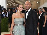 NEW YORK, NY - MAY 02:  Hannah Davis (L) and Derek Jeter attend the "Manus x Machina: Fashion In An Age Of Technology" Costume Institute Gala at Metropolitan Museum of Art on May 2, 2016 in New York City.  (Photo by Larry Busacca/Getty Images)