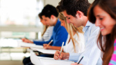 Para o primeiro semestre de 2013, o Prouni oferece 162.329 bolsas de estudos para 12.159 cursos