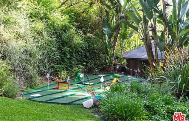No water needed: If going for a swim is not your thing, J Lo can also entertain at her fire pit pagoda, her adults' putting green or the children's miniature golf course