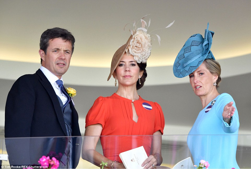 The Countess of Wessex was seen showing Princess Mary and her husband Crown Prince Frederik the lie of the land 