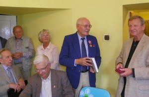 Wśród zebranych: St. Łukasiewicz, M. Golińska i Włodzimierz Matkowski