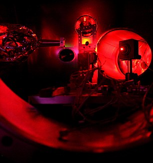 World's most powerful X-ray laser recreates the surface of a star on Earth - a temperature of two million degrees centigrade
