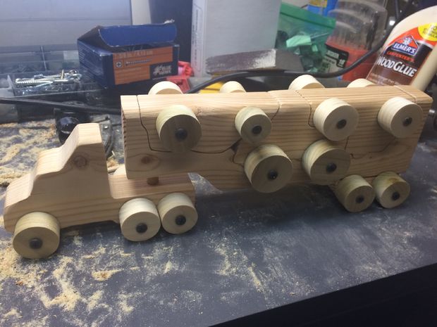 Wooden Toy Hauler ***Updated with template PDF***
