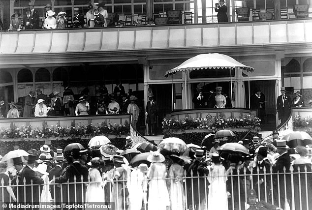 The Royal Box in 1919. 1919 King George V insisted no media photography be allowed in the Royal Enclosure as he had a "rooted objection to being snap-shotted"