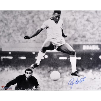 Pele Brazil National Team Fanatics Authentic Autographed 16" x 20" Horizontal Scoring Photograph