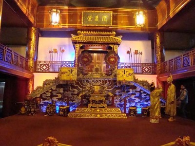 Diễn viên biểu diễn tại nhà hát Duyệt Thị Đường