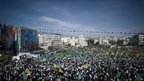 Palestinians take part in a rally celebrating the release of prisoners from Israeli jails in Gaza City (18 October 2011)
