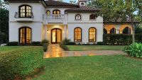 Charming Spanish Mediterranean-style home for sale in Houston - Photo