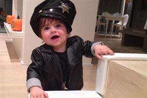 El disfraz de Halloween más tierno: Milan Piqué, ¡un bebe policía!