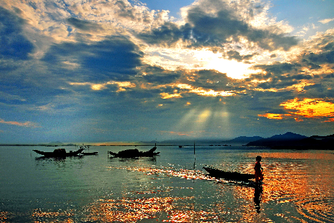 thua thien hue 5 Vẻ đẹp sông nước Thừa Thiên Huế
