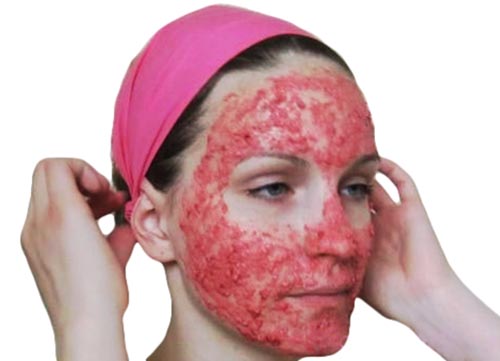 strawberry face scrub for oily skin