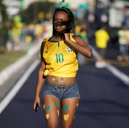 "Quần 5cm" bắt mắt ngập tràn World Cup 2014 - 18