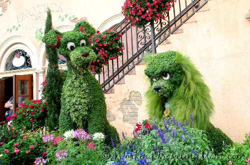 Lady and the Tramp at the Epcot Flower and Garden Festival.