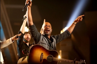 This Week In Billboard Chart History: Hootie &amp; The Blowfish Enjoy &#039;View&#039; From The Top