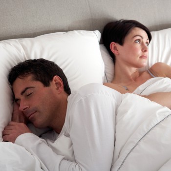 relationship-problems-couple-bed