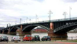 Brücke zwischen Mainz und Wiesbaden