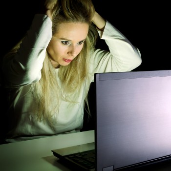 woman-computer-angry-annoyed-pulling-hair