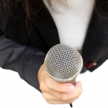Microphone-woman-speech-communication