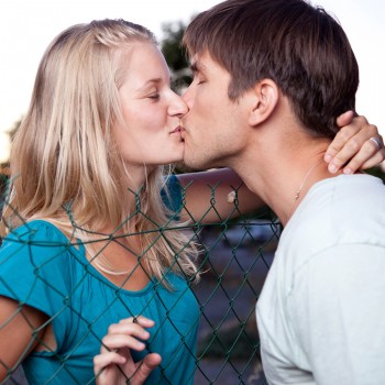kiss-couple-love5