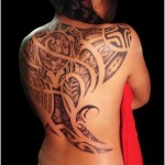 tatouage femme polynésien dos