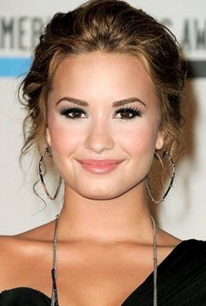 Demi Lovato Hair Up