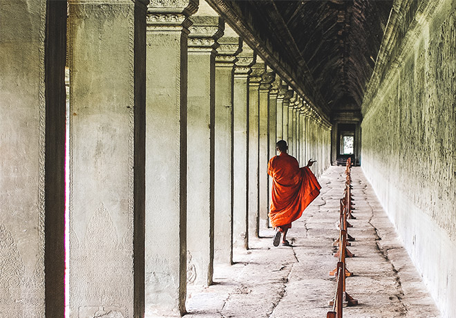 Holly_monahan_AList_Monk_Angkor_Wat