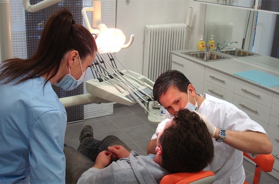 servicii dentare gratis