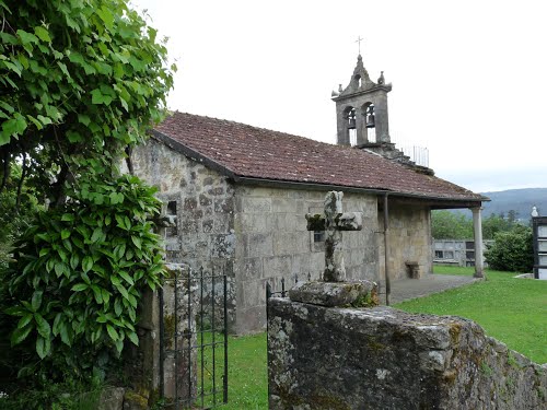 A Estrada. Baloira. Igrexa de San Salvador.