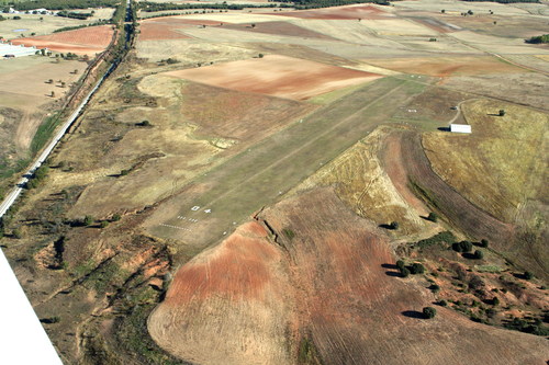Vista aérea del aerodromo de Madrigalejo del Monte