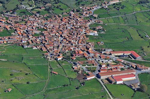  Vista aérea de Santa María del Berrocal