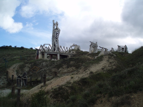 Vista general, Esculturas en Salinas, Pamplona. Navarra